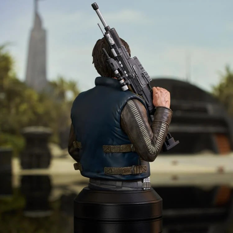 DIAMOND SELECT TOYS Cassian Andor 1/6 Scale Bust - Rogue One: A Star Wars Story Scale Figure