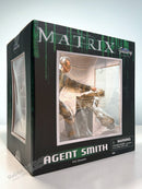 DIAMOND SELECT TOYS The Matrix Gallery Agent Smith Figure Diorama