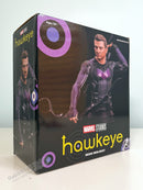 DIAMOND SELECT TOYS Hawkeye Clint Barton 1/6 Scale Bust MARVEL