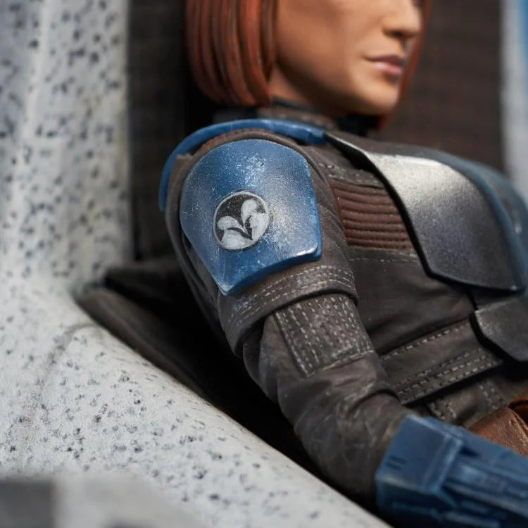 DIAMOND SELECT TOYS Premier Collection Bo-katan On Throne 1/7 Scale - Star Wars Scale Figure
