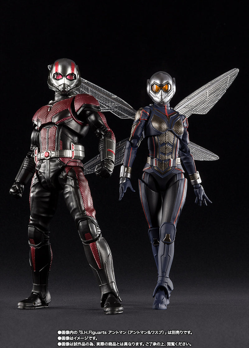 BANDAI Tamashii Nations S.H.Figuarts Wasp & Tamashii Stage - Ant-Man and the Wasp Action Figure